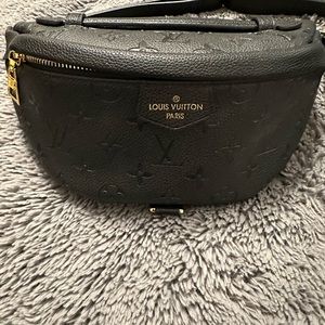Louis Vuitton Empreinte bumbag black color